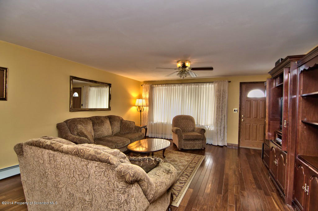 531 Green Ridge Street Scranton, PA 18509 - Photo 3 of 50 Gallery Image 3