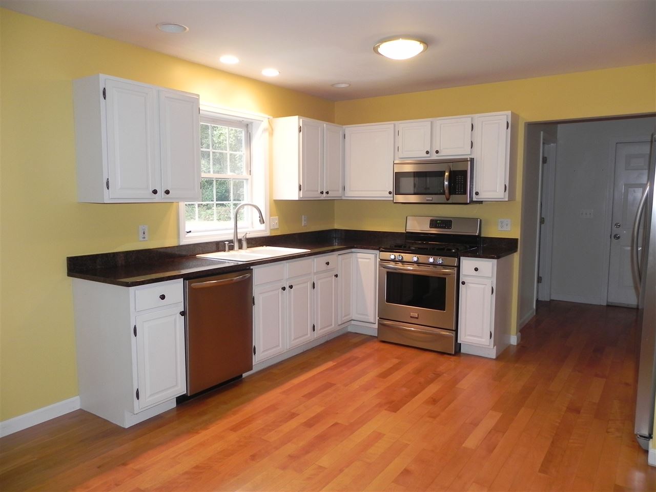 40 Field Ridge Drive Milton, VT 05468 - Photo 3 of 29 Gallery Image 3