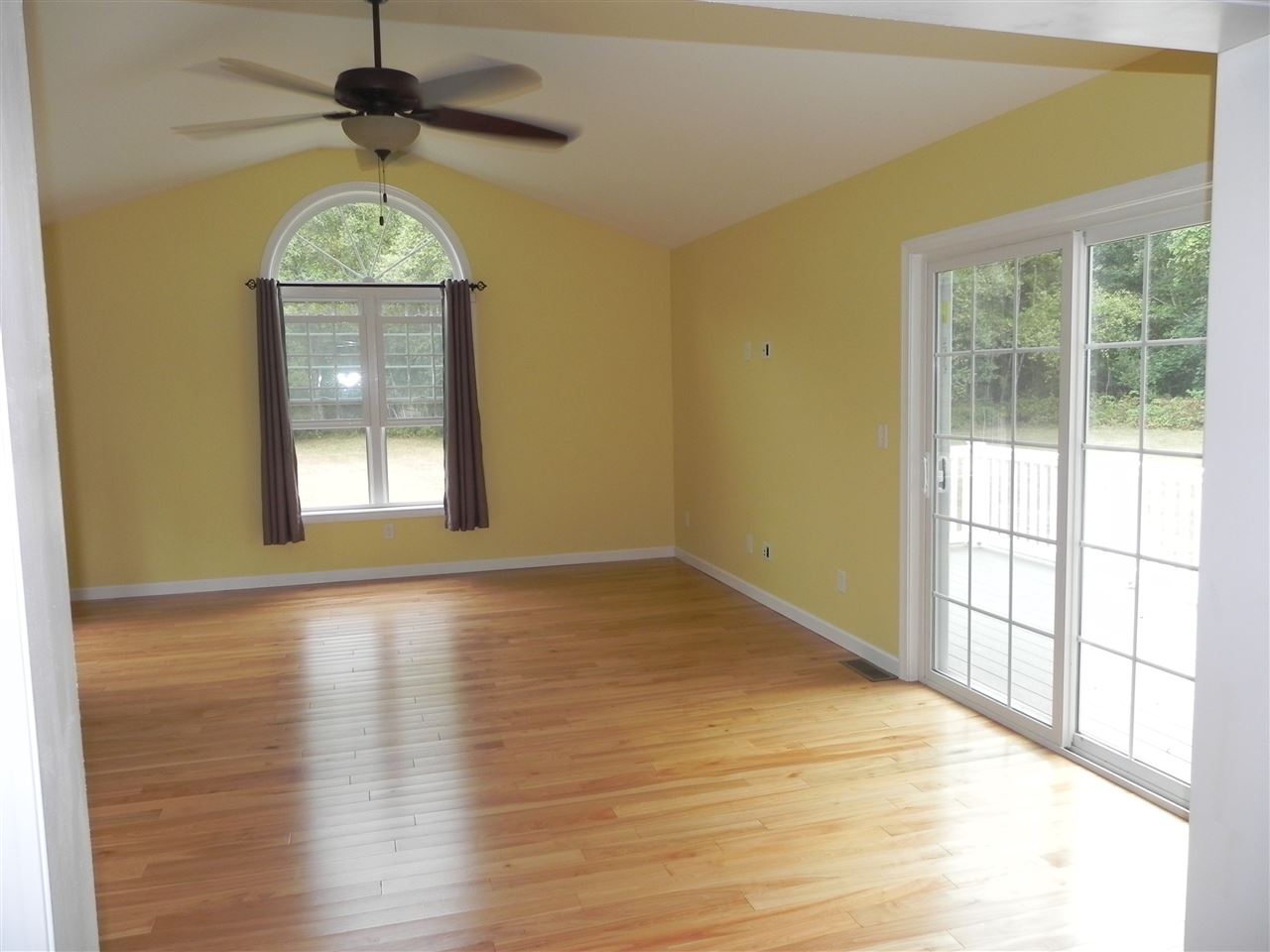 40 Field Ridge Drive Milton, VT 05468 - Photo 4 of 29 Gallery Image 4