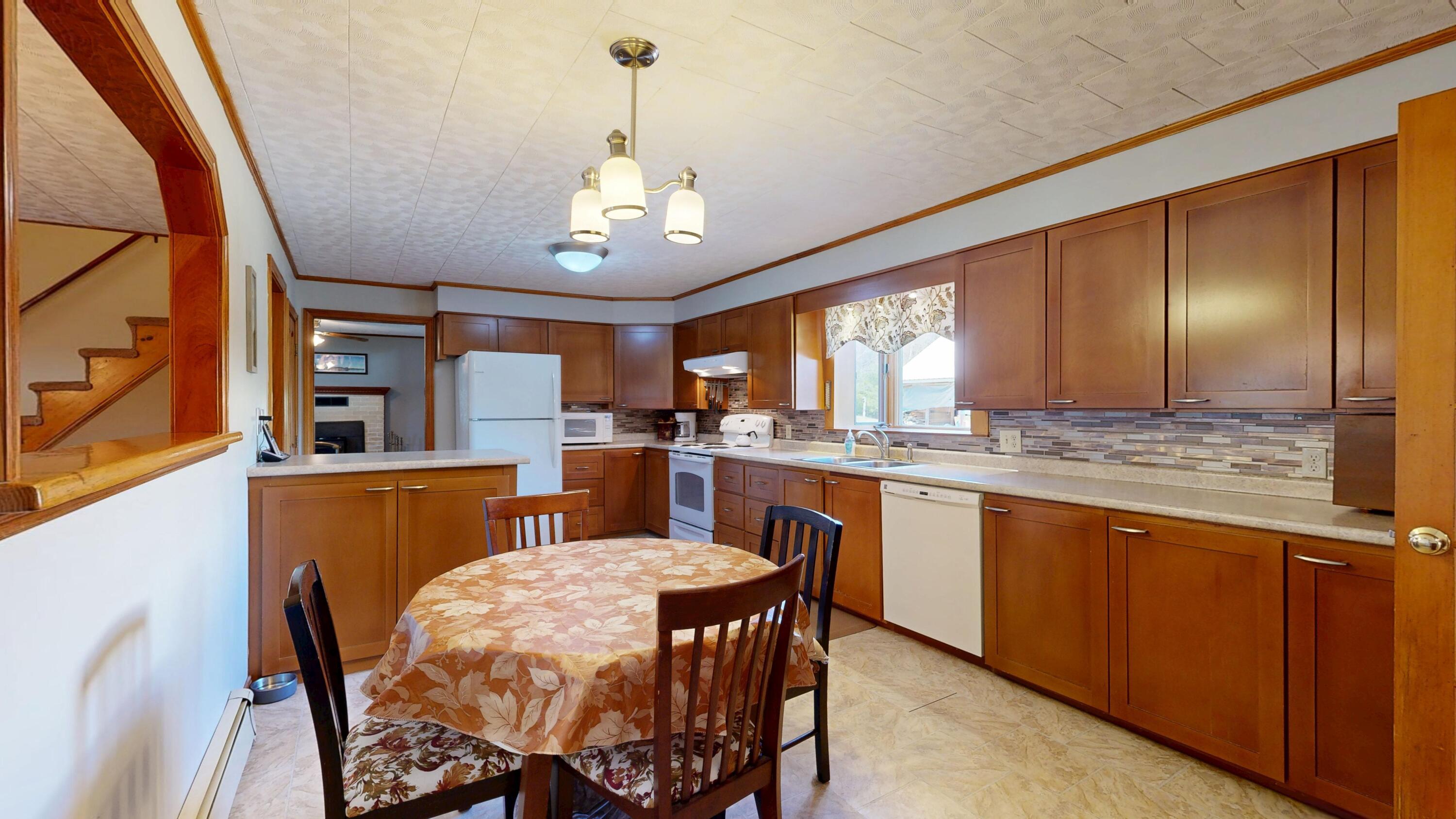 868 Paris Road Hebron, ME 04238 - Photo 12 of 96 Kitchen