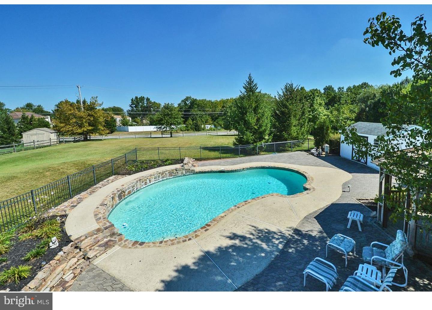 2289 Warner Road Lansdale, PA 19446 - Photo 23 of 25 Pool