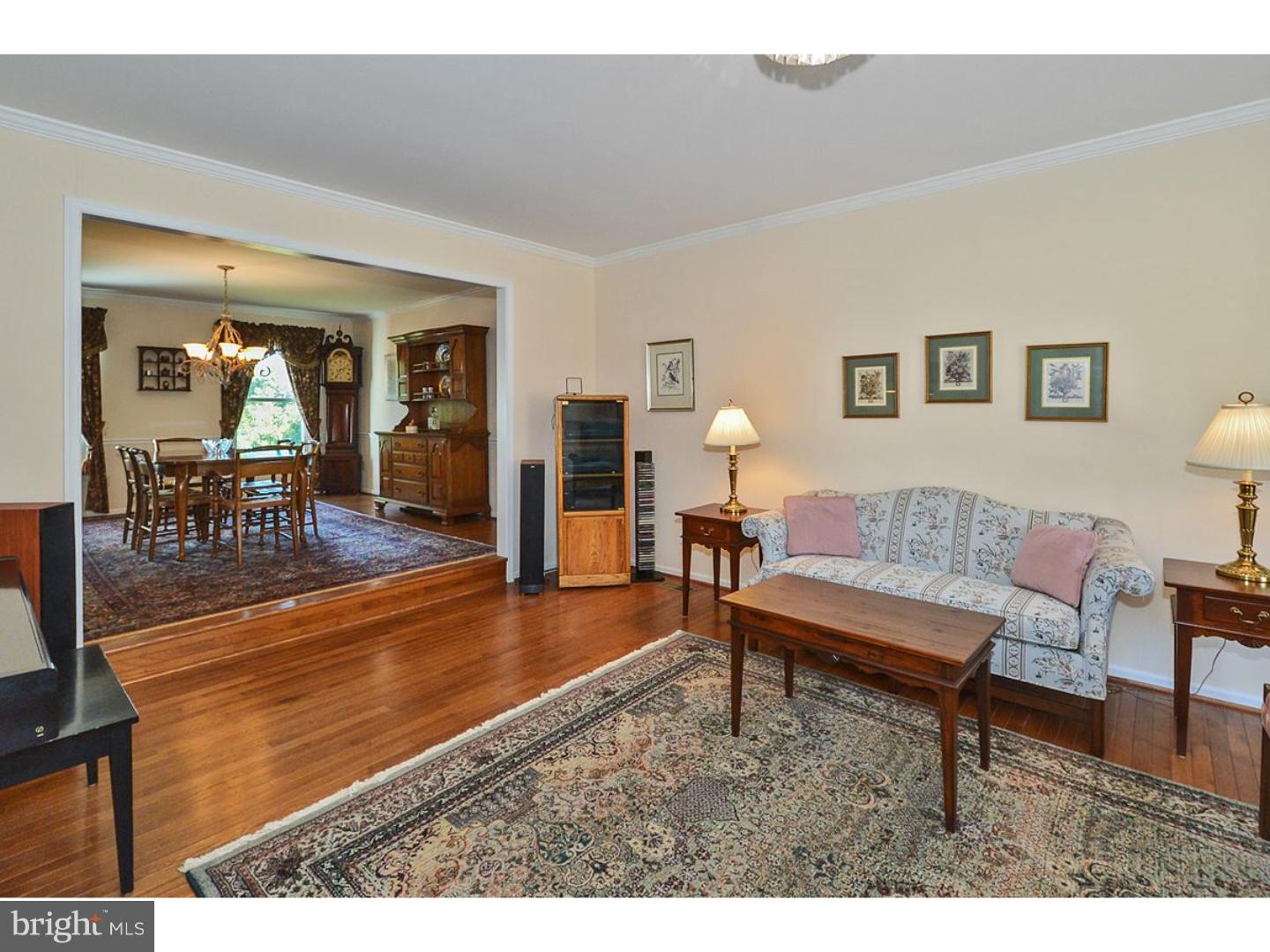 2289 Warner Road Lansdale, PA 19446 - Photo 10 of 25 Living Room