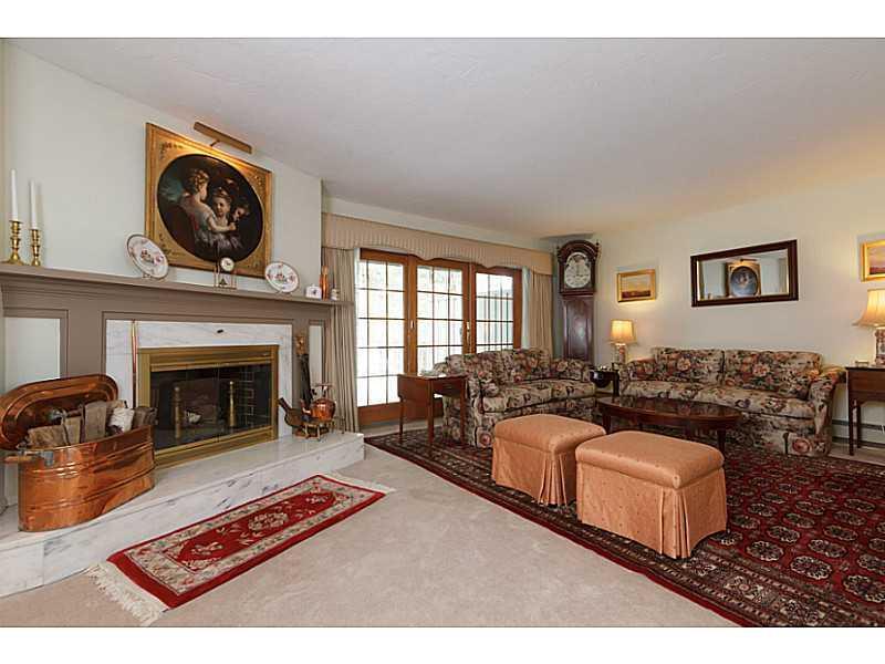 29 Blueberry Cove Road, Unit 29 Yarmouth, ME 04096 - Photo 5 of 33 Living Room.