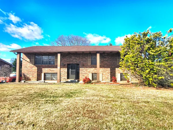 $2,350 | 2910 Newbern Drive, Unit 4, Johnson City, TN 37604