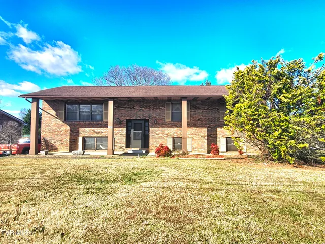 $2,450 | 2910 Newbern Drive, Unit 4, Johnson City, TN 37604