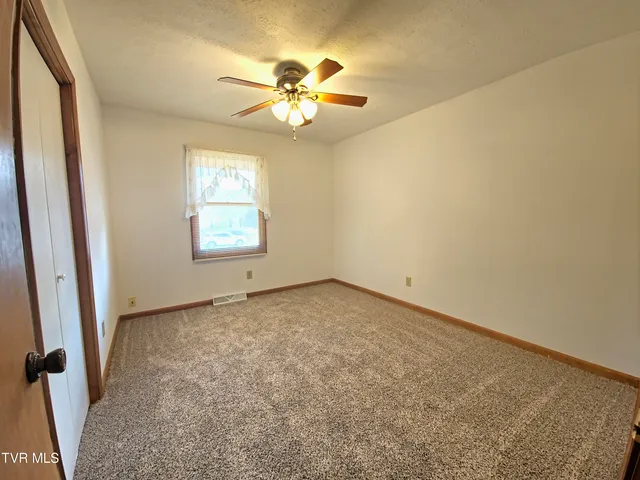 $2,450 | 2910 Newbern Drive, Unit 4, Johnson City, TN 37604