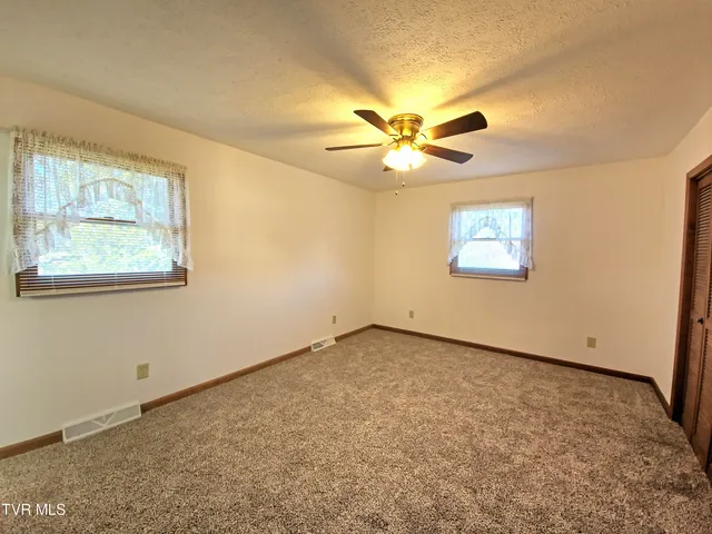 $2,450 | 2910 Newbern Drive, Unit 4, Johnson City, TN 37604