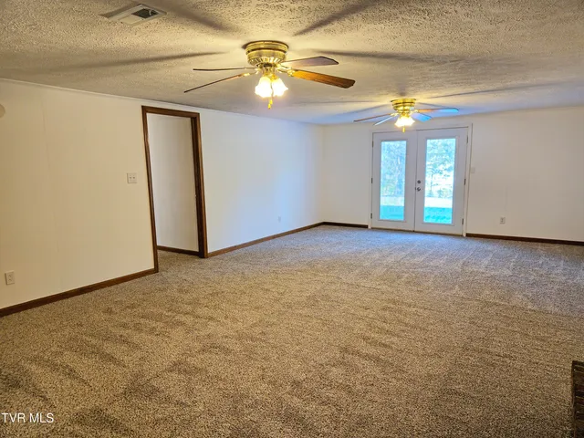 $2,450 | 2910 Newbern Drive, Unit 4, Johnson City, TN 37604