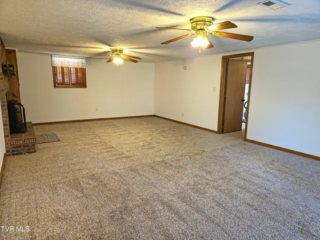 $2,450 | 2910 Newbern Drive, Unit 4, Johnson City, TN 37604