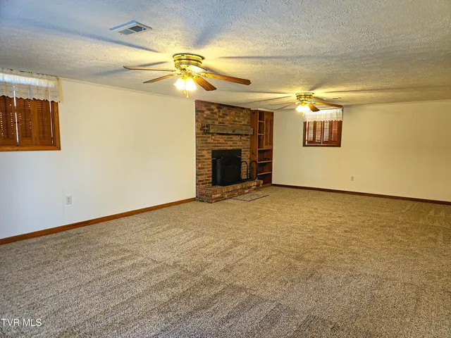 $2,450 | 2910 Newbern Drive, Unit 4, Johnson City, TN 37604