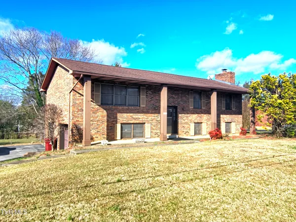 $2,350 | 2910 Newbern Drive, Unit 4, Johnson City, TN 37604