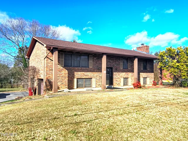 $2,450 | 2910 Newbern Drive, Unit 4, Johnson City, TN 37604