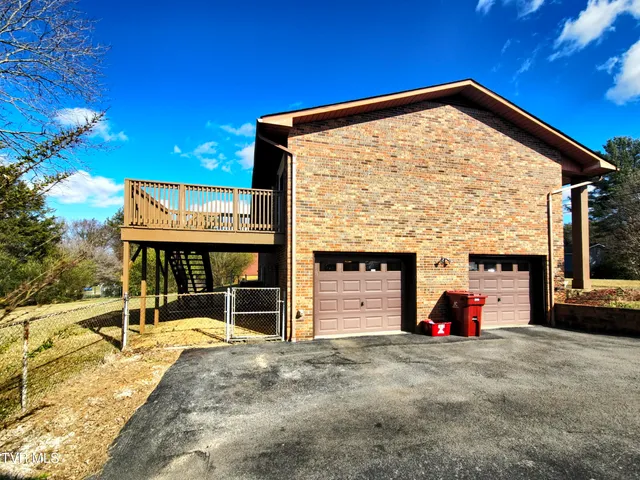$2,450 | 2910 Newbern Drive, Unit 4, Johnson City, TN 37604