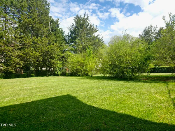 $2,300 | 2910 Newbern Drive, Unit 4, Johnson City, TN 37604