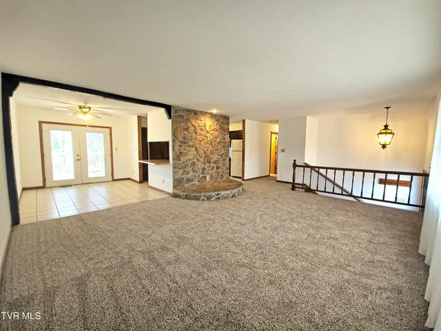 $2,450 | 2910 Newbern Drive, Unit 4, Johnson City, TN 37604