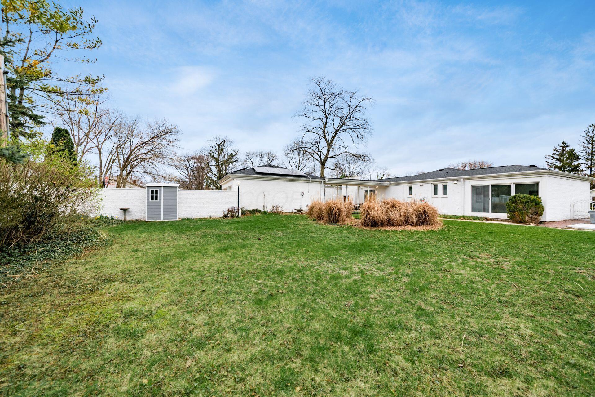 2177 Oakmount Road Columbus, OH 43221 - Photo 31 of 34 084_f8041_L 2177 Oakmount 032