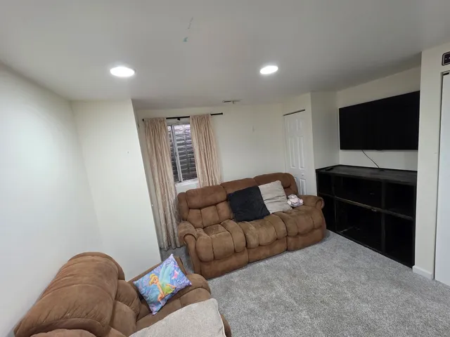 $479,900 | 7943 Dada Drive, Gurnee, IL 60031