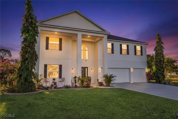 $689,900 | 812 Southwest 11th Court, Cape Coral, FL 33991