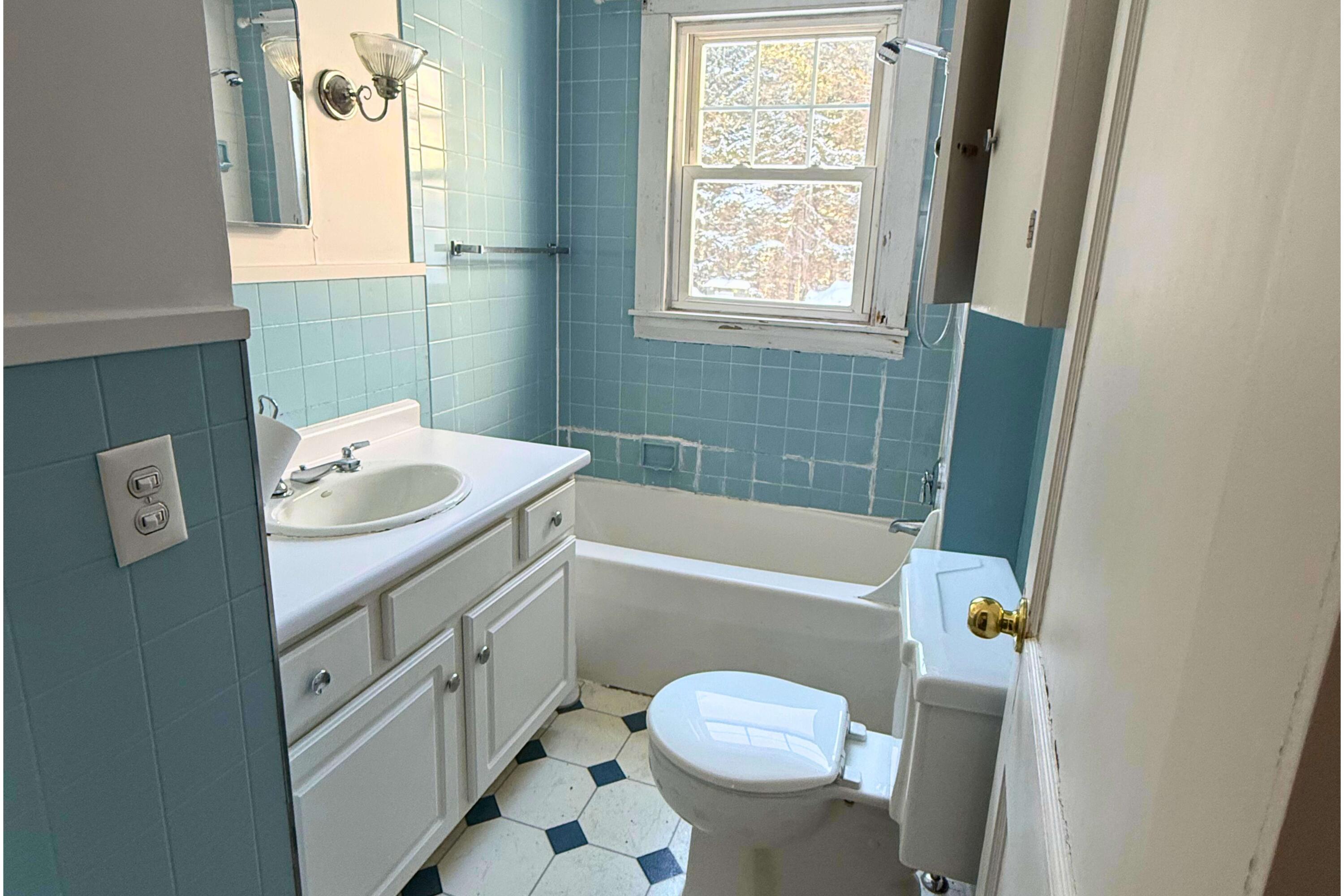 21 Tennis Club Road Northeast Harbor, ME 04662 - Photo 14 of 22 Bathroom