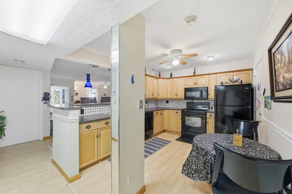 $1,400 | 4851 Northwest 21st Street, Unit 2P, Lauderhill, FL 33313