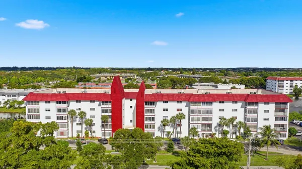 $1,400 | 4851 Northwest 21st Street, Unit 2P, Lauderhill, FL 33313