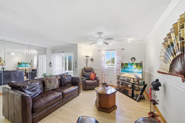 $1,400 | 4851 Northwest 21st Street, Unit 2P, Lauderhill, FL 33313