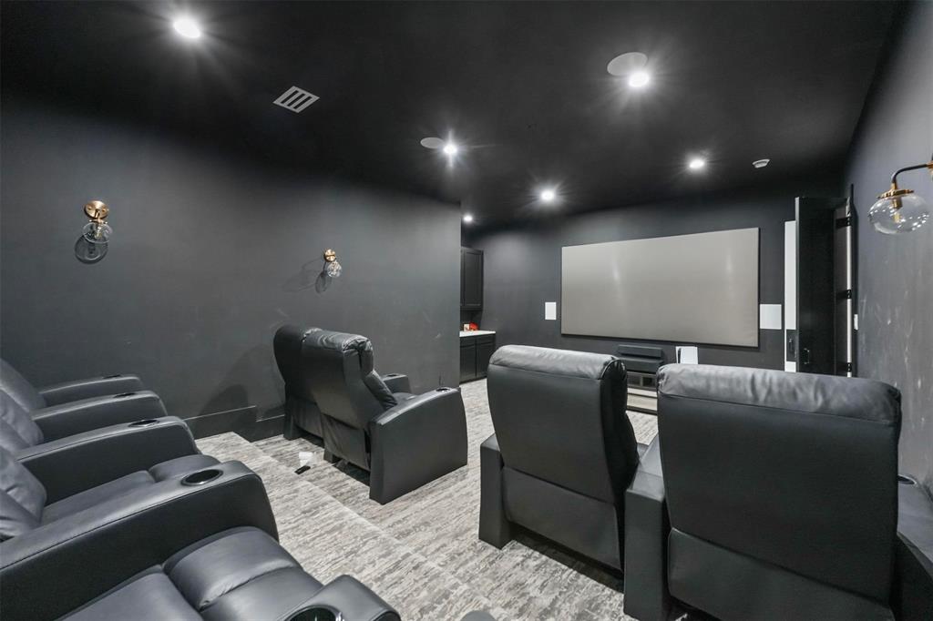 511 S South Bluegrove Road Lancaster, TX 75146 - Photo 18 of 23 1 of 2 laundry rooms