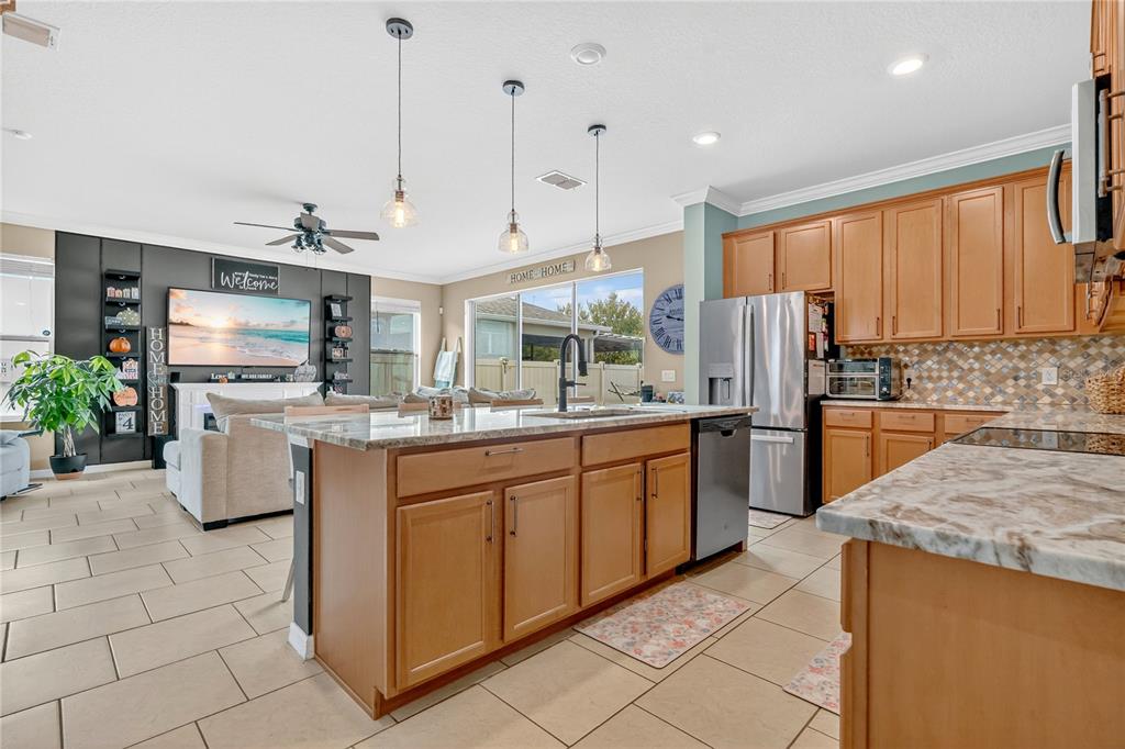 2899 Parkfield Road St. Cloud, FL 34772 - Photo 9 of 45 Gallery Image 9