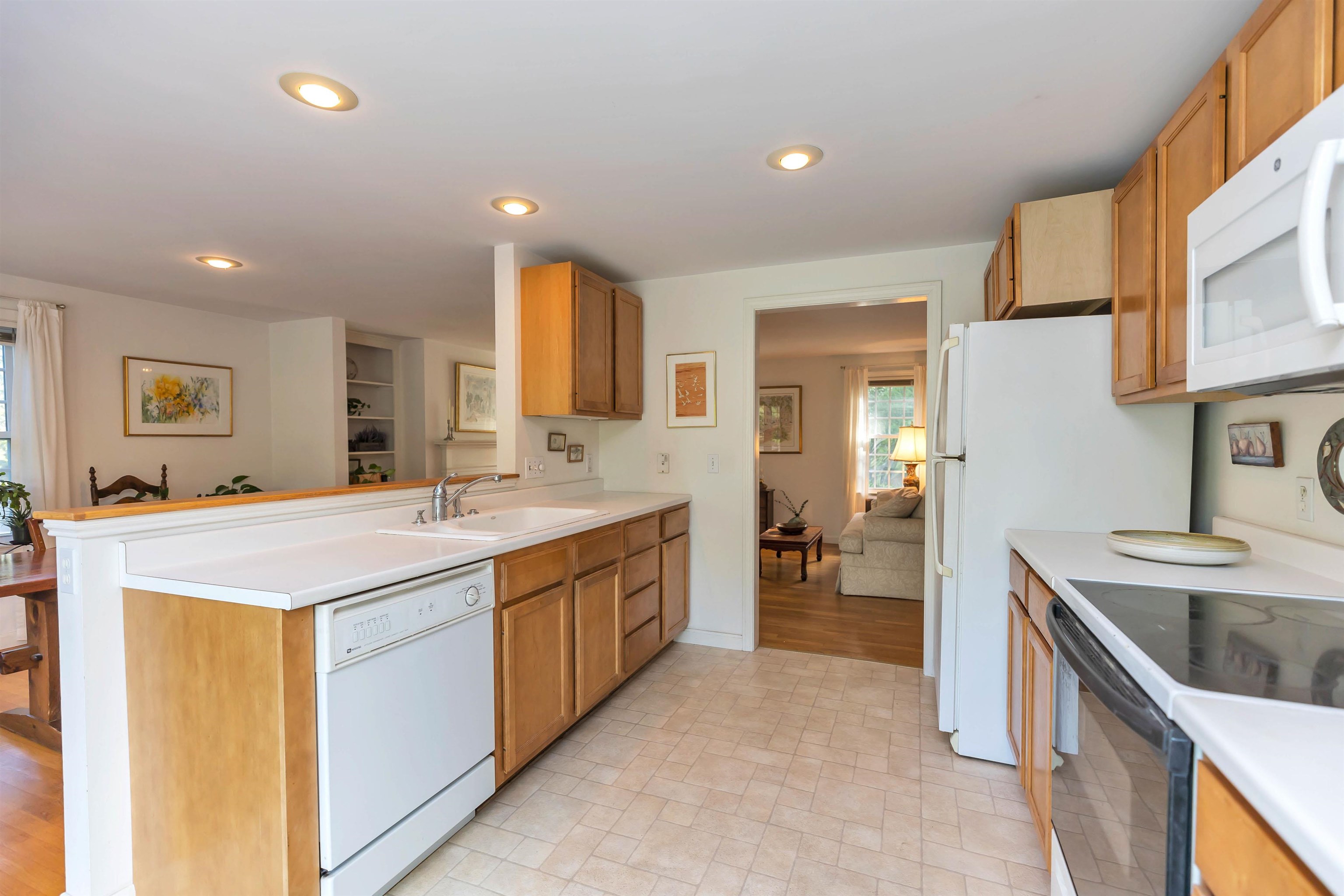 6 Governor Square Peterborough, NH 03458 - Photo 11 of 29