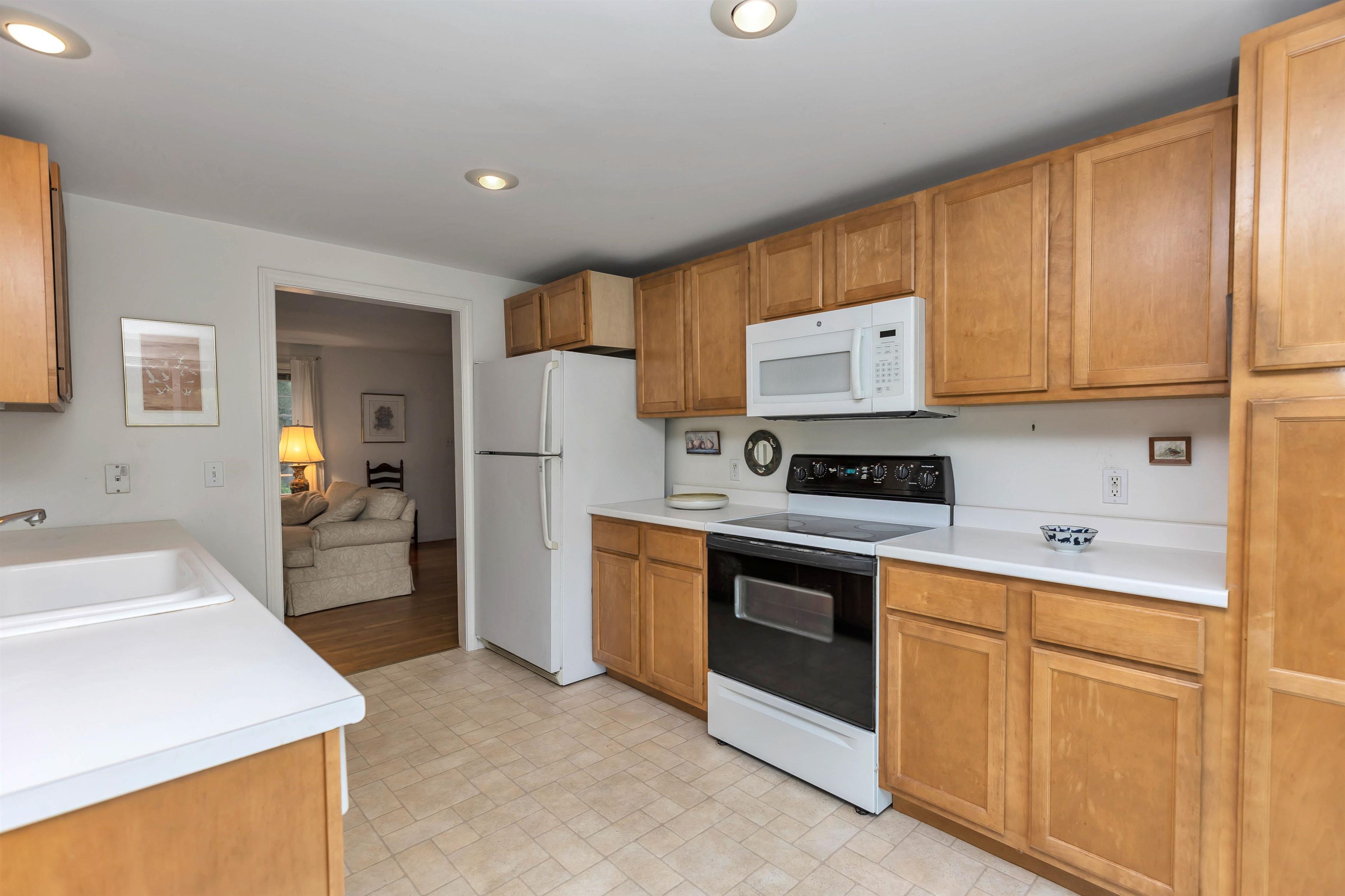 6 Governor Square Peterborough, NH 03458 - Photo 10 of 29