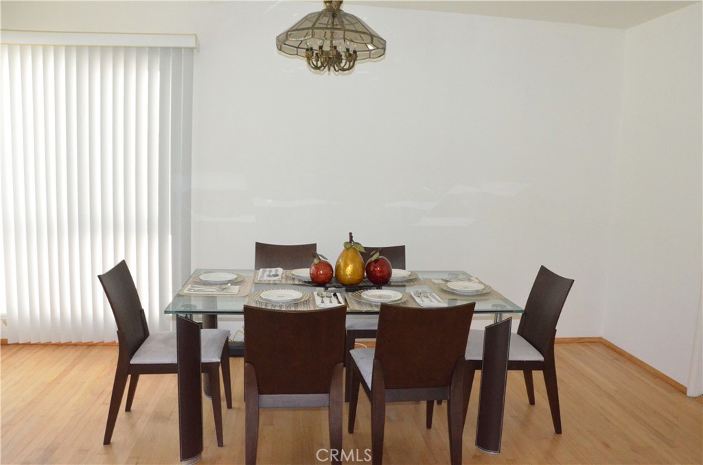 4811 Hampton Road La Canada Flintridge, CA 91011 - Photo 3 of 12