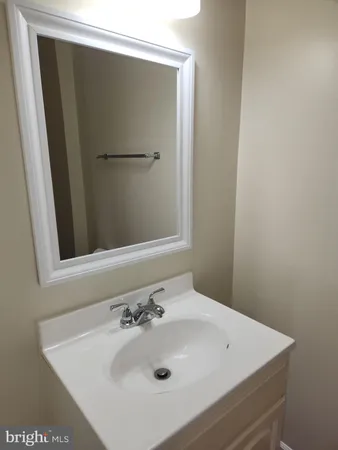 $3,200 | 5422 Long Boat Court, Fairfax, VA 22032