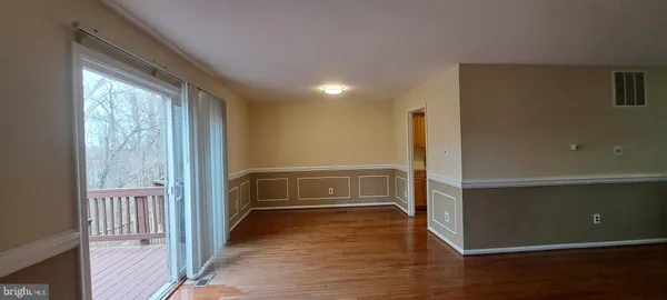 $3,090 | 5422 Long Boat Court, Fairfax, VA 22032