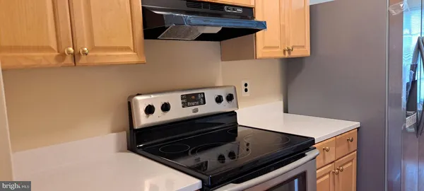 $3,090 | 5422 Long Boat Court, Fairfax, VA 22032