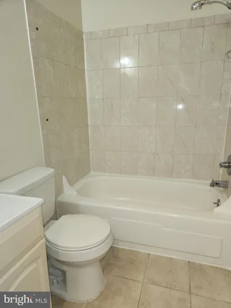 $3,090 | 5422 Long Boat Court, Fairfax, VA 22032