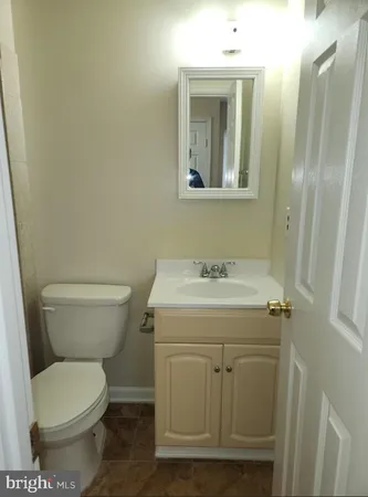 $3,090 | 5422 Long Boat Court, Fairfax, VA 22032