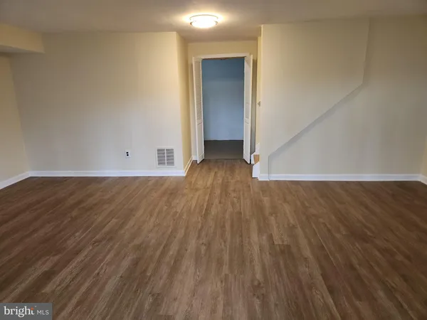 $3,090 | 5422 Long Boat Court, Fairfax, VA 22032