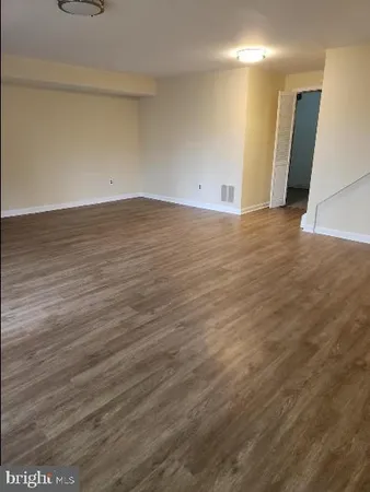 $3,090 | 5422 Long Boat Court, Fairfax, VA 22032