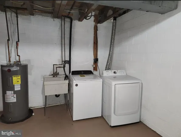 $3,090 | 5422 Long Boat Court, Fairfax, VA 22032