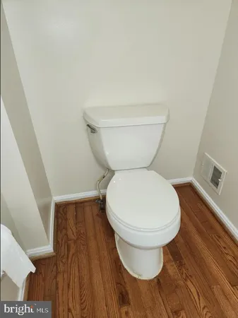 $3,090 | 5422 Long Boat Court, Fairfax, VA 22032