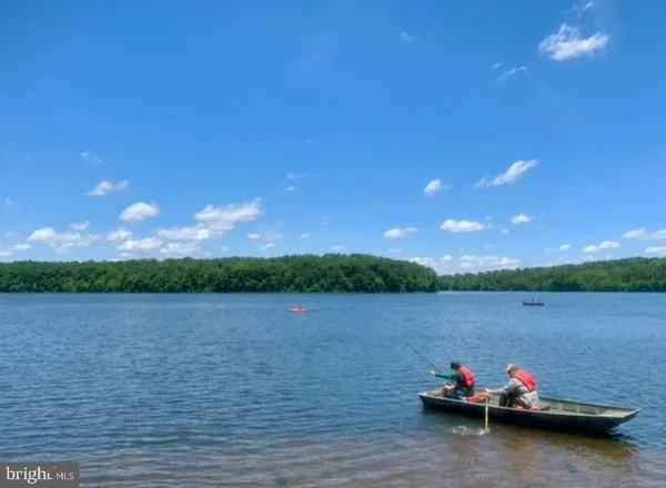 $3,090 | 5422 Long Boat Court, Fairfax, VA 22032