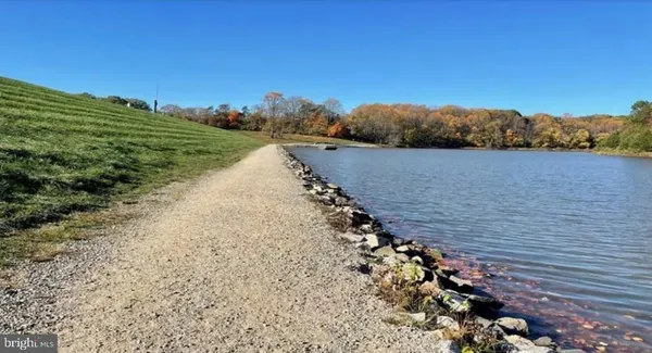 $3,090 | 5422 Long Boat Court, Fairfax, VA 22032