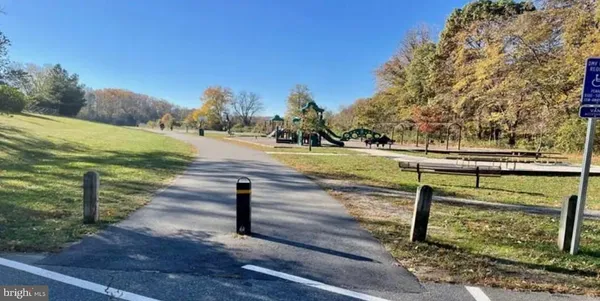 $3,090 | 5422 Long Boat Court, Fairfax, VA 22032