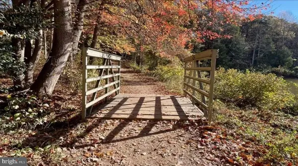 $3,090 | 5422 Long Boat Court, Fairfax, VA 22032