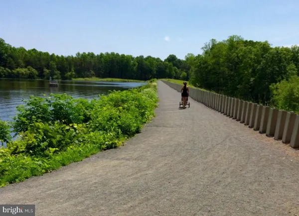 $3,090 | 5422 Long Boat Court, Fairfax, VA 22032