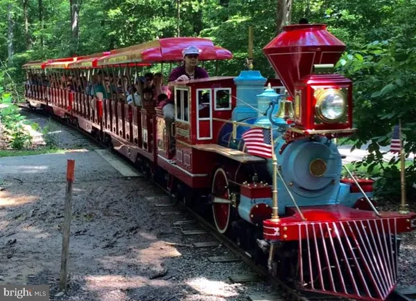 $3,090 | 5422 Long Boat Court, Fairfax, VA 22032