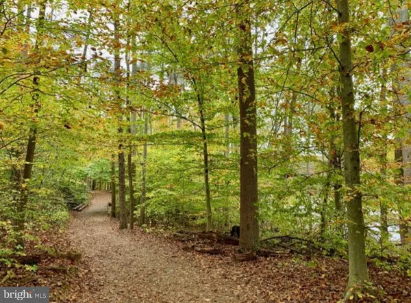 $3,090 | 5422 Long Boat Court, Fairfax, VA 22032