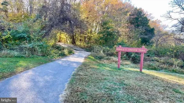 $3,090 | 5422 Long Boat Court, Fairfax, VA 22032