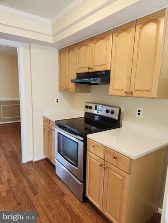 $3,200 | 5422 Long Boat Court, Fairfax, VA 22032