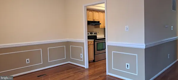 $3,090 | 5422 Long Boat Court, Fairfax, VA 22032